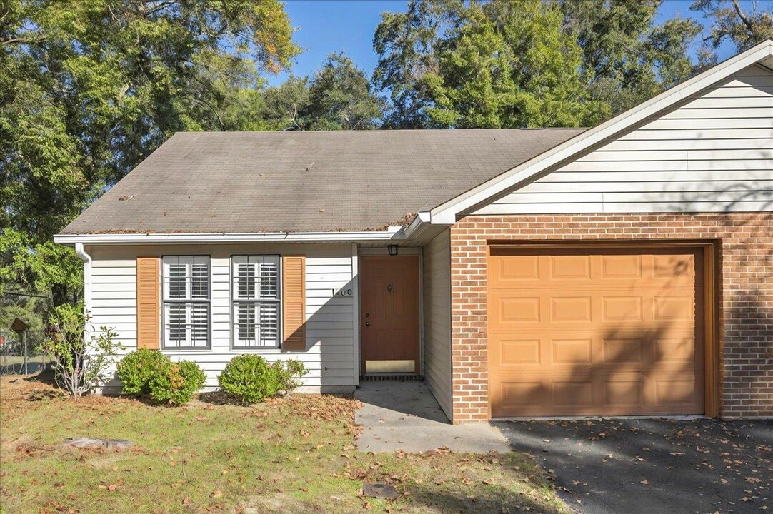 800 Ashlyn Forest Dr in Tallahassee, FL - Building Photo