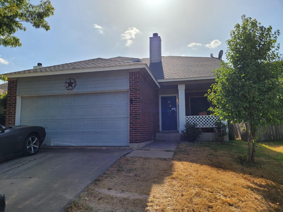 21314 Derby Day Ave in Pflugerville, TX - Building Photo