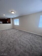 8217 W Wildwood Glen Dr in Las Vegas, NV - Foto de edificio - Building Photo