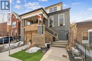 28 Grove St in Hamilton, ON - Building Photo