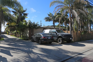 939 W 18th St in Costa Mesa, CA - Foto de edificio - Building Photo