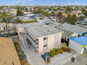 6020 S Vermont Ave in Los Angeles, CA - Building Photo - Building Photo