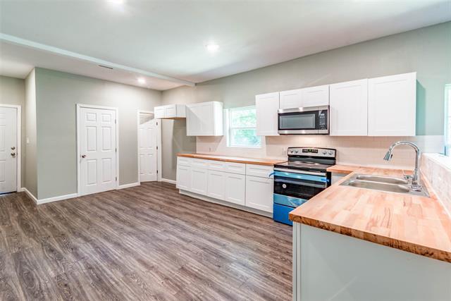 1457 W Austin St in Paris, TX - Building Photo