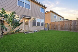 6058 Shelbourne Park Ln in Houston, TX - Foto de edificio - Building Photo