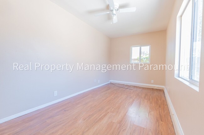 1134 E 103rd Pl in Los Angeles, CA - Building Photo - Building Photo