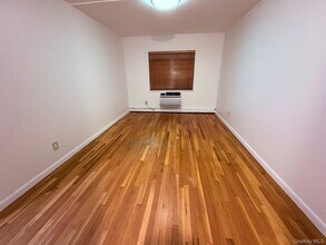 71-38 162nd St in Queens, NY - Building Photo - Building Photo