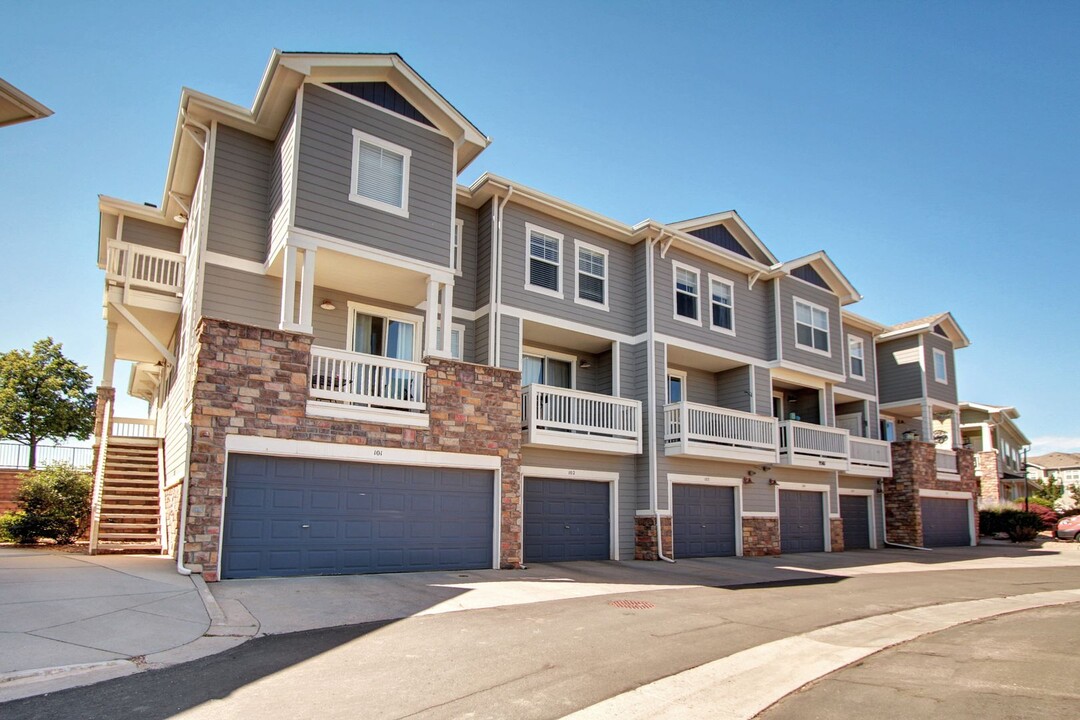 9581 Pearl Cir in Parker, CO - Foto de edificio