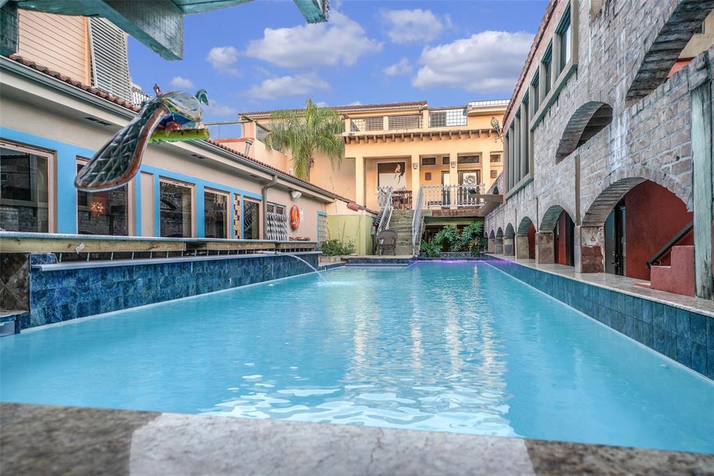 614 Pine Gully Rd in Seabrook, TX - Foto de edificio