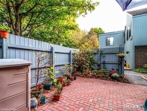 2 Juneberry Ln in Ridgefield, CT - Building Photo - Building Photo