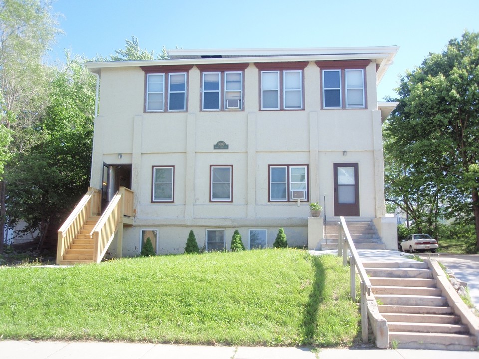 3009 Marcy St in Omaha, NE - Foto de edificio