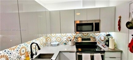 2230 NE 56th Pl in Fort Lauderdale, FL - Building Photo - Building Photo