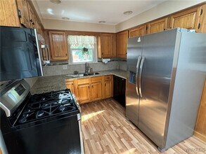 95 Deuro Dr in Niagara Falls, NY - Building Photo - Building Photo