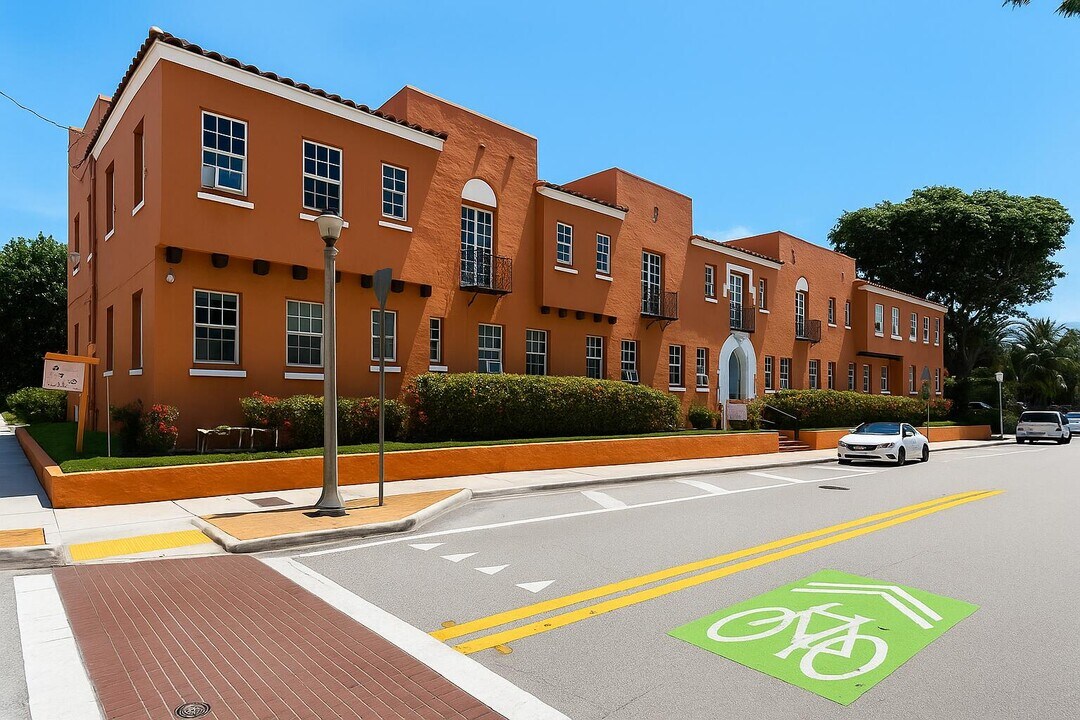 623 Park Pl in West Palm Beach, FL - Building Photo