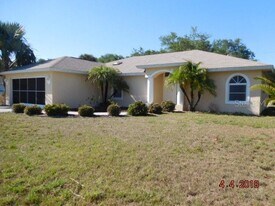 8234 Mossborger Ave in North Port, FL - Building Photo