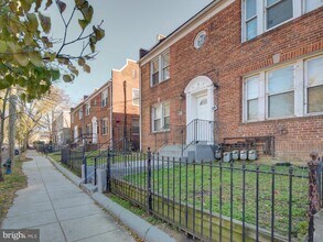 351 Parkland Pl SE in Washington, DC - Building Photo - Building Photo