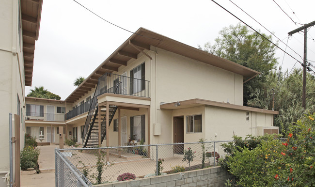 Hidden Valley Apartments in San Diego, CA - Building Photo - Building Photo