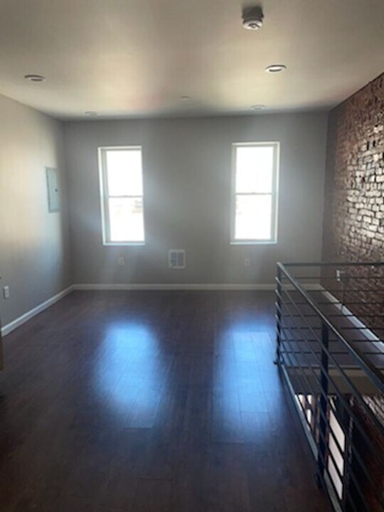 1864 E Cornwall St in Philadelphia, PA - Building Photo