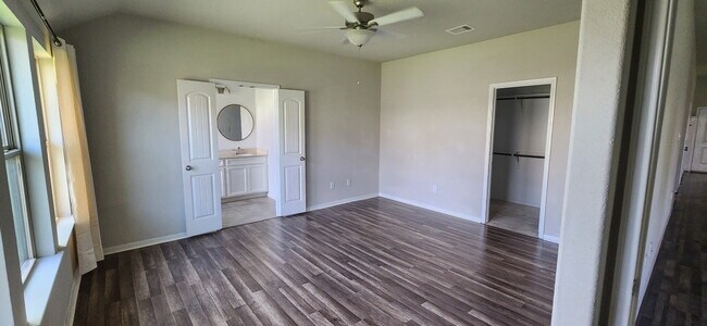 5022 Brewcastle Ln in Park Row, TX - Building Photo - Building Photo