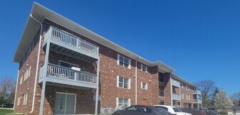 4901 Belmont Rd, Unit 206 in Downers Grove, IL - Building Photo