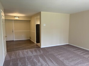 7111 Donnell Pl in Forestville, MD - Foto de edificio - Building Photo