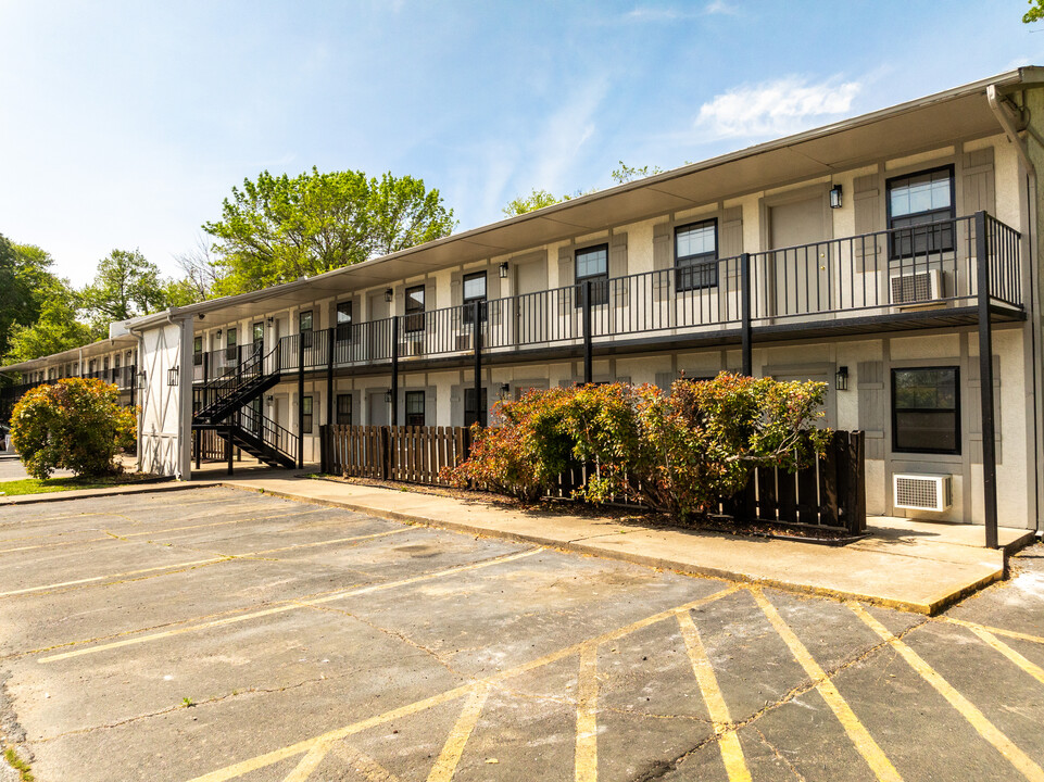 Cherry Tree in Fort Smith, AR - Foto de edificio