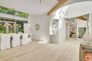 28775 Sea Ranch Way in Malibu, CA - Building Photo