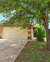 1404 Piedmont Dr in Mansfield, TX - Building Photo