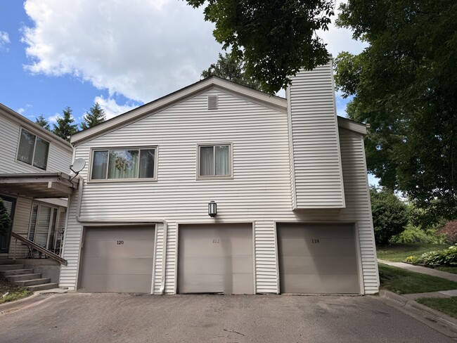 property at 118 Avignon Ct