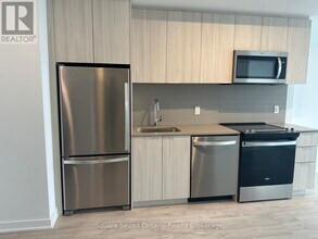 770 Whitlock Ave in Milton, ON - Building Photo - Building Photo