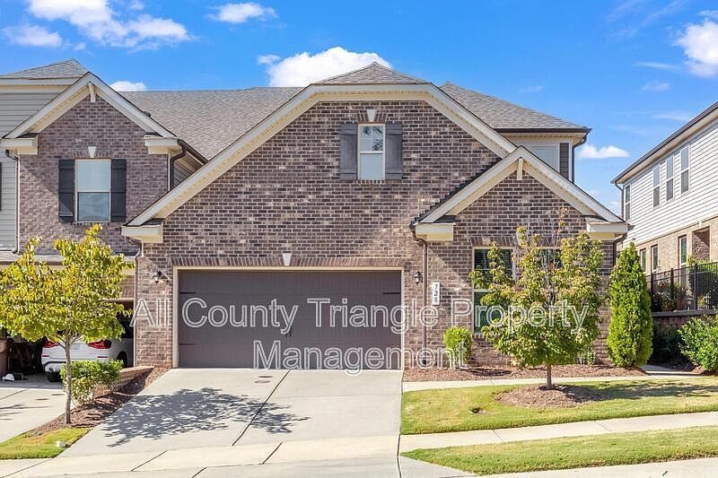 728 Lampwick Ln in Cary, NC - Building Photo