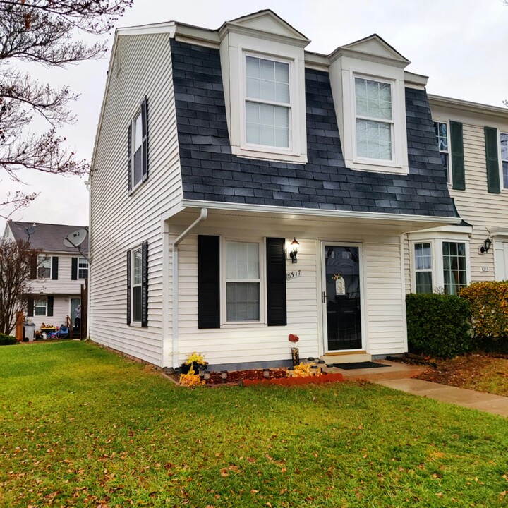 8317 Georgian Ct in Manassas, VA - Building Photo