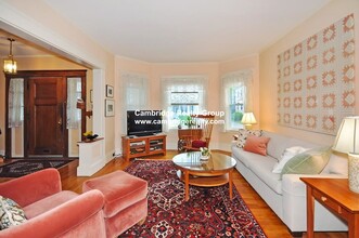 16 Chetwynd Rd, Unit 2 in Somerville, MA - Building Photo - Building Photo
