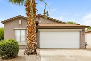 1931 E Dust Devil Dr in San Tan Valley, AZ - Building Photo