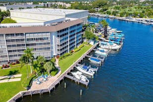 410 N Federal Hwy in Deerfield Beach, FL - Building Photo