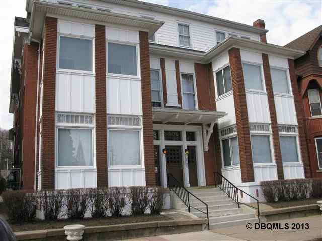 1669-1671 Main St in Dubuque, IA - Building Photo