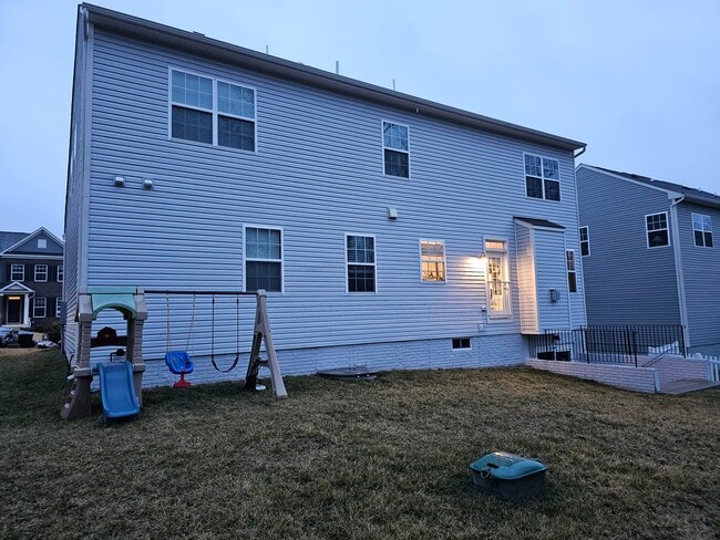 2050 Whithorn Hl in Warrenton, VA - Foto de edificio - Building Photo