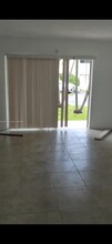 7368 SW 82nd St in Miami, FL - Building Photo - Building Photo