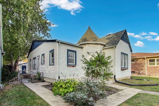 5244 E 10th St in Indianapolis, IN - Building Photo - Building Photo