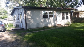 2433 Oxford St in Lafayette, IN - Building Photo