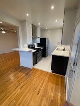 5723 San Vicente Blvd, Unit 1/2 in Los Angeles, CA - Building Photo - Building Photo