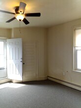 1122 W Rockland St in Philadelphia, PA - Building Photo - Building Photo