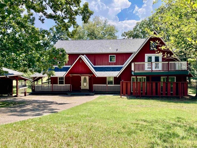 property at 116 Pineapple Dr