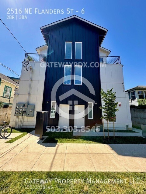 property at 2516 NE Flanders St
