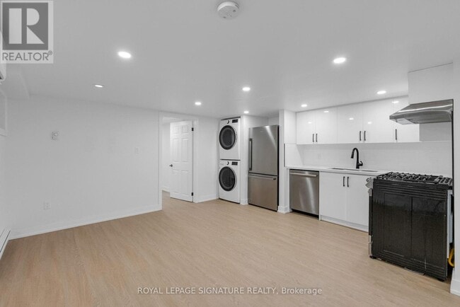 179 Beatrice St in Toronto, ON - Building Photo - Building Photo