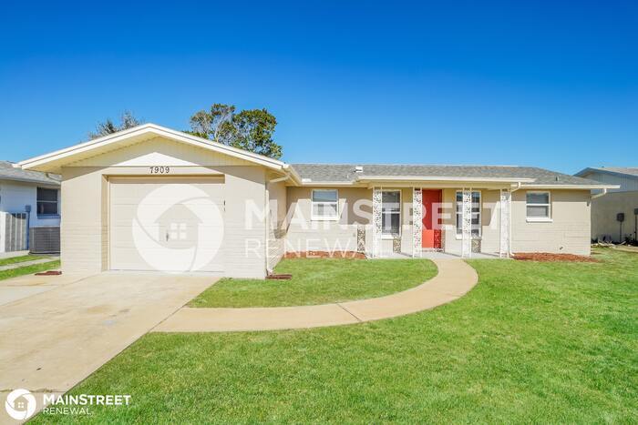 7909 Hawthorn Dr Photo