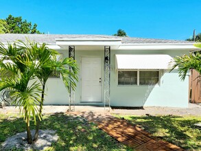 1137 NE 9th Ave in Delray Beach, FL - Building Photo - Building Photo