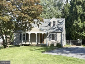 27 Kingsley Rd in Owings Mills, MD - Building Photo