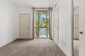 333 N Hill Ave, Unit 205 in Pasadena, CA - Building Photo - Building Photo