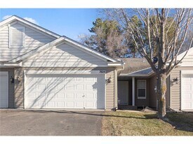 7626 Fox Creek Ct in Rockford, MN - Building Photo