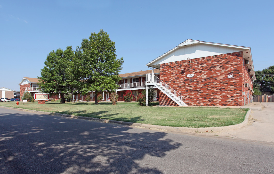 Southridge Manor Apartments West in Oklahoma City, OK - Foto de edificio